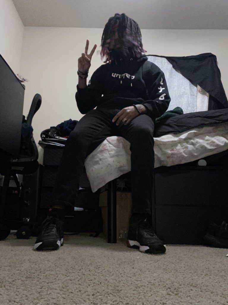 SortaCloudy's tweet image. OOTD 1/13/26 I forgot to post it this morning this WILL happen again