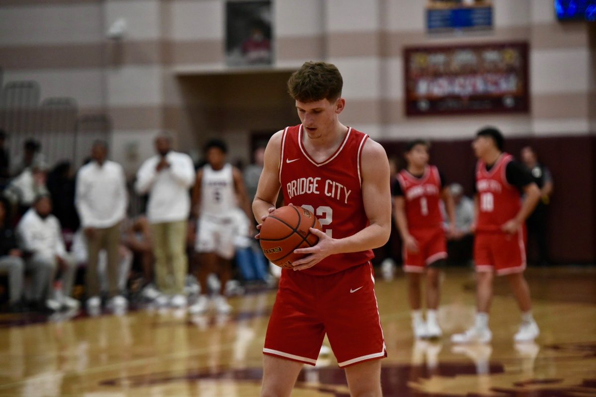 bc_basketball_'s tweet image. Final: 

Cardinals 71

Tigers 57

Led by Jiraiya Jennings with 17 pts, Aaden Bush with 15 pts, Braydon Denison with 14 pts, and Abraham Munguia with 12 pts. 

Cardinals defeat the Silsbee Tigers for the first time in what is believed to be 45 years.