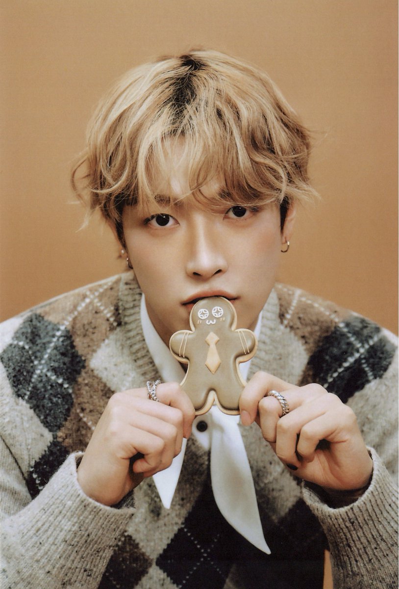 ATEEZ 2026 Season's Greetings Postcard Set Scans