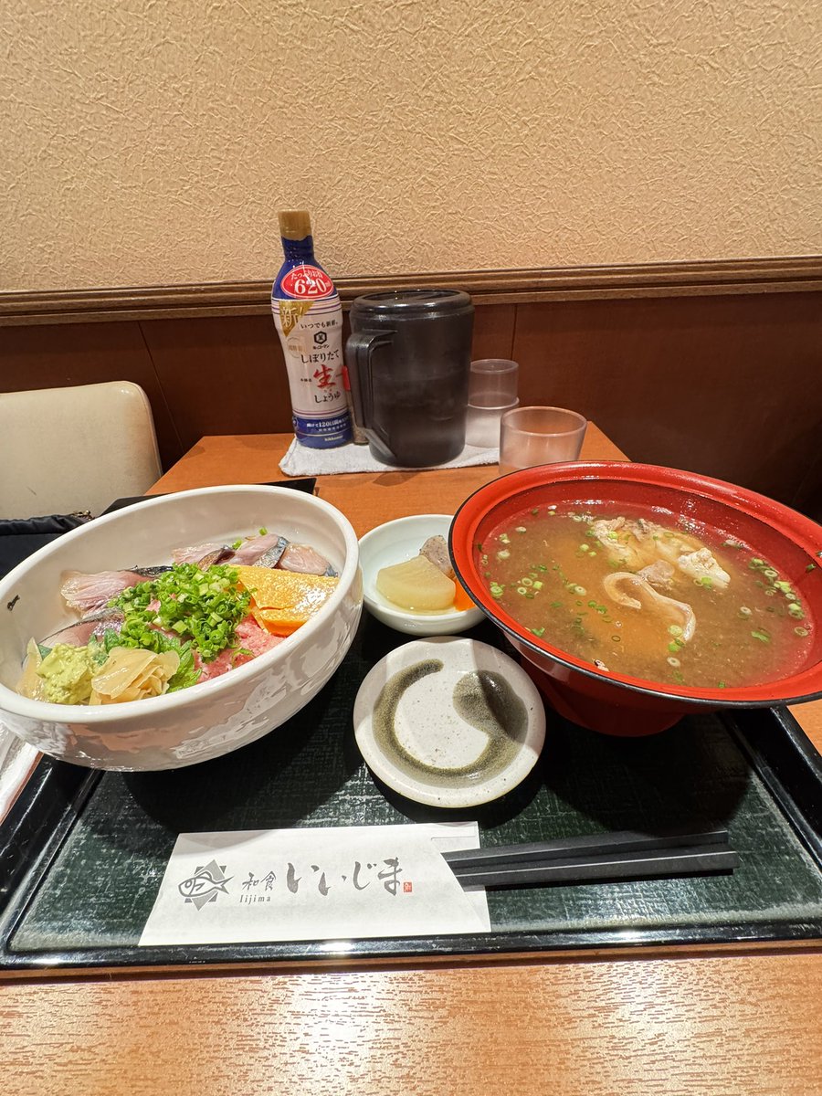 onzoooo's tweet image. 昆布〆鯖とネギトロ丼
うしお汁

#和食いいじま