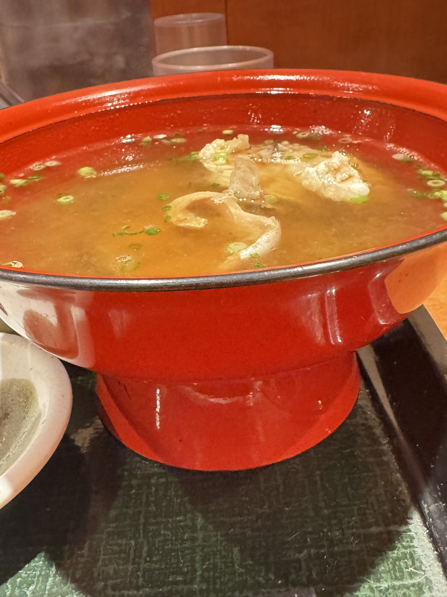 onzoooo's tweet image. 昆布〆鯖とネギトロ丼
うしお汁

#和食いいじま