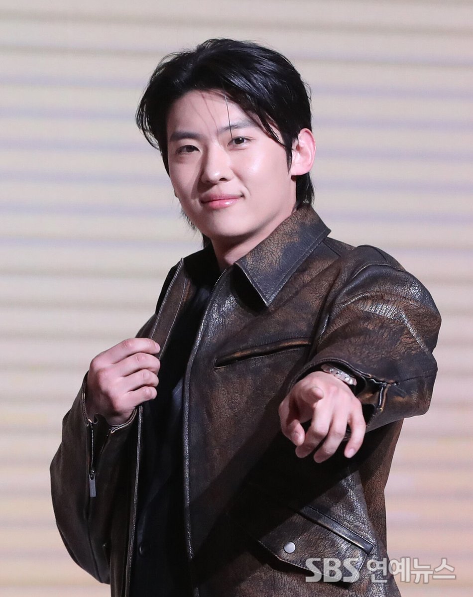 “[E포토] 덱스, '내가 솔로지옥 플러팅 장인'
👉 ent.sbs.co.kr/news/article.d…

#서울 #제작발표회 #마포구 #넷플릭스 #e포토 #덱스 #SBS연예뉴스_백승철_기자 #백승철
<a href="/SBSEnterNews/">SBS연예뉴스</a>”