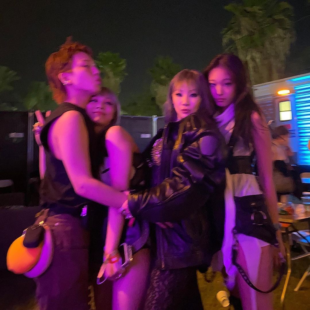 ช่วงเดือน1-5 ปีนี้แอนนี่จะไปเป็นสาวเมกาคืองี้นะพี่แอบหวัง Coachella คิดว่าชีน่าจะไปอยู่ป้ะไปดูบิ๊กแบงด้วยยย