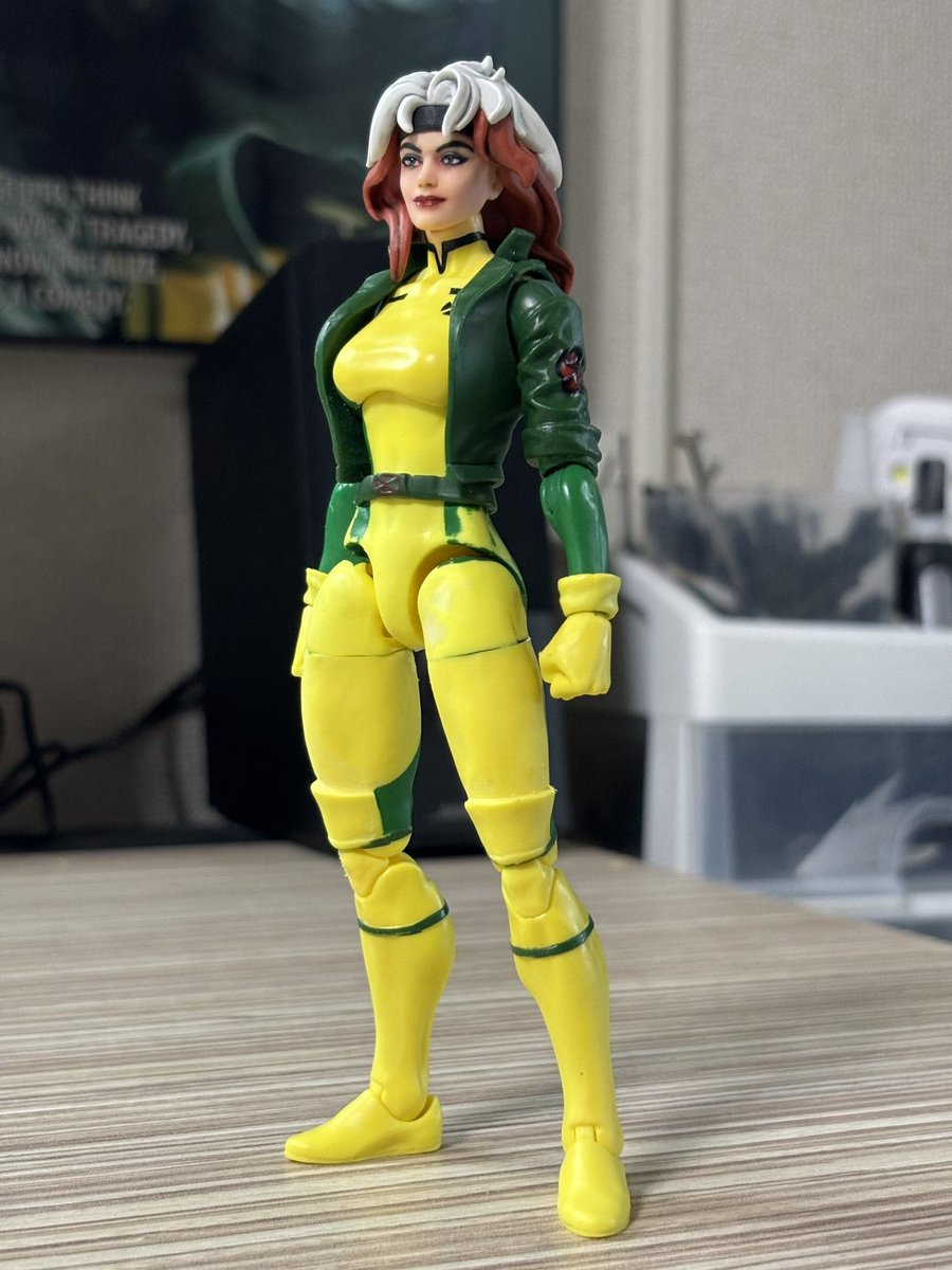 dosagelge's tweet image. 腕を真っ直ぐ下ろすのに脇下削り
肩のラインを整えるのにジャケット側内側削り
足を閉じさせる為股下削り
なんなら股間の軸も曲げたローグ
ここら辺をモノを見て都度弄ってやす