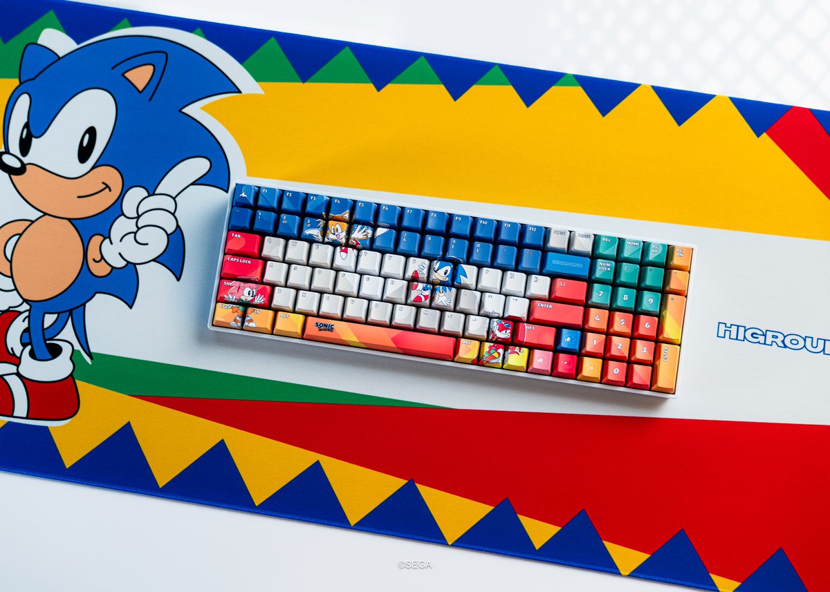 LoganDodson's tweet image. SEGA x Higround product photos 📸⌨️