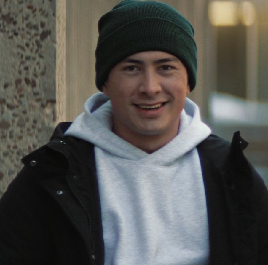 lesbianilya's tweet image. he bewitched everyone with his cute smile and a lot of questions