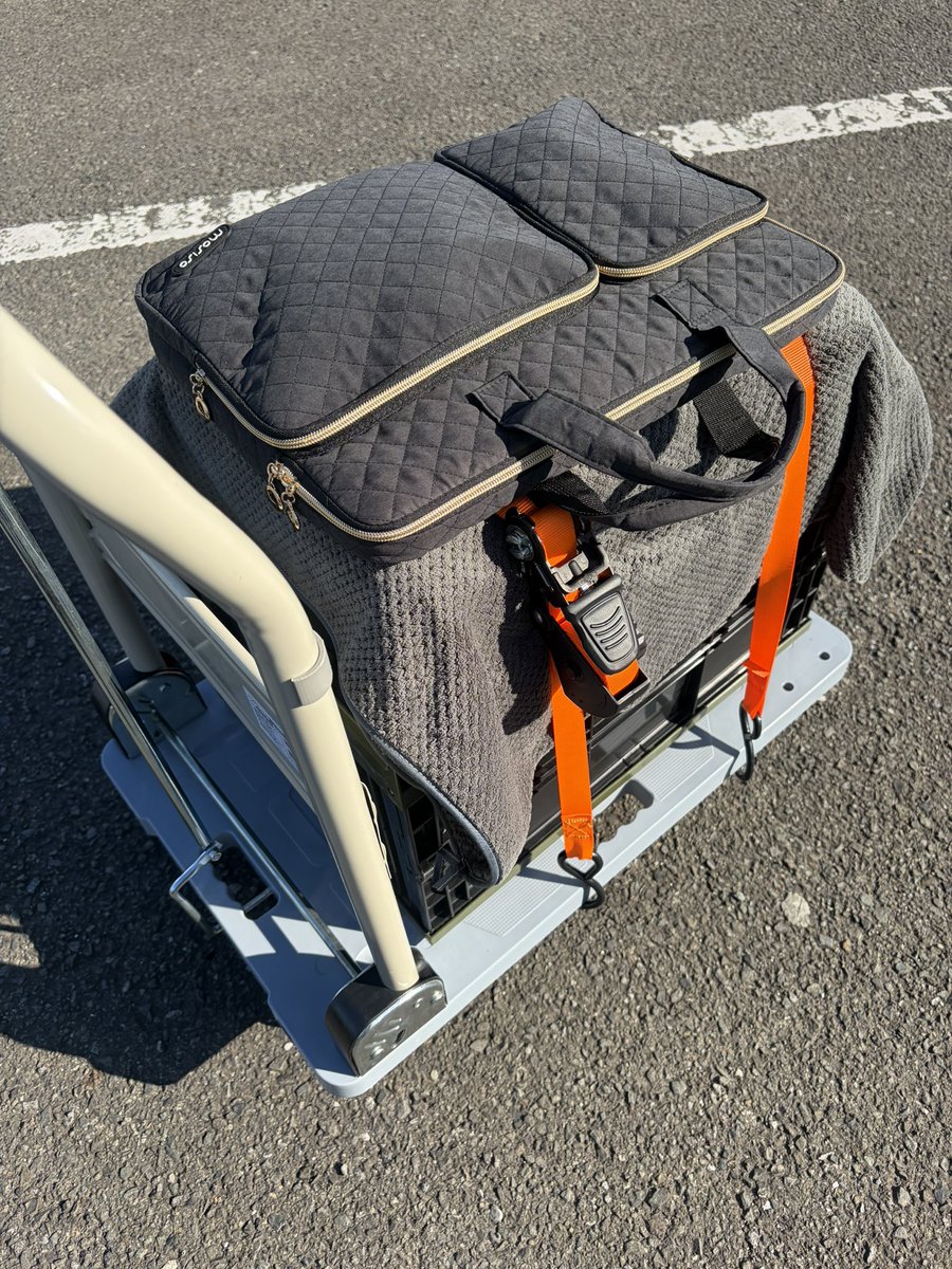 trynow_m's tweet image. おはようございます。
現場作業2日目行ってきます。

事件は会社で起きてるんじゃない
現場で起きてるんだぁꇎ

安全優先で作業します。
現場うるさくて電話は出れません笑

内緒ですが作業する場所50mm横は150℃です🙊ｱﾁﾁ