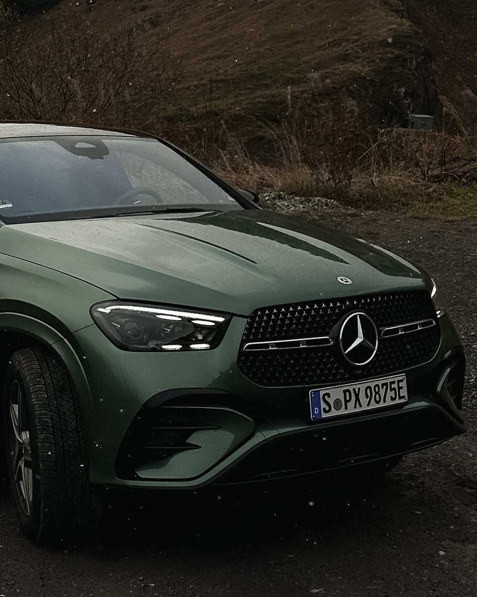 MercedesBenz's tweet photo. Snowy peaks and pure performance – wish you were here.

📷 loris.cataldo (IG) for #MBcreator 

#MercedesBenz #GLE https://t.co/8gZe8iK2zZ