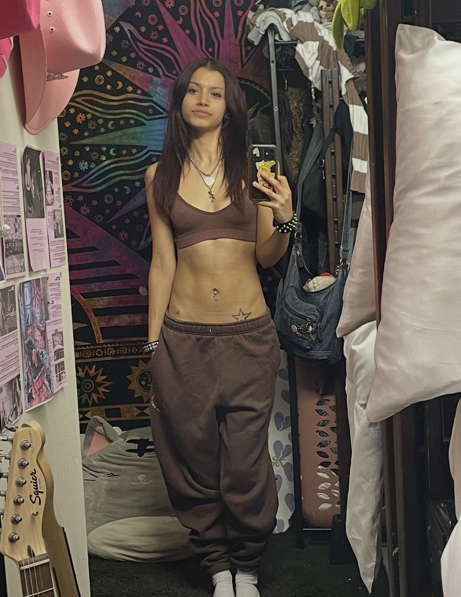 lexikcal's tweet photo. lowkenuinely getting on reta this is the biggest glow down of the century mind you this is a yr and a half difference https://t.co/rWx8z4tA0e