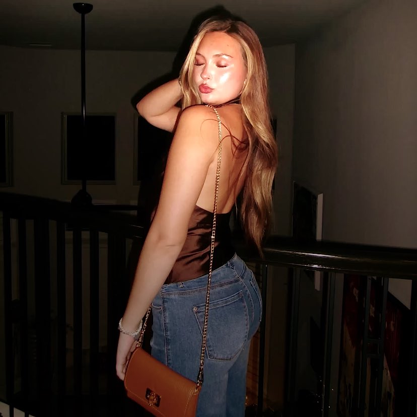 RHI02ART's tweet image. ㅤㅤㅤㅤ
ㅤ  🍻 ៸៸ 𝕬hoч, 𝕸αteч! 𝕾hıver me tımbers! 
    ㅤ— 𝕸ostre-me o mαpα do 𝘁𝗲𝘀𝗼𝘂𝗿𝗼 —
      ₍ #.𝗧𝗩𝗡𝗣𝗗𝗖 ₎  ou te deıxo α ver nαvıos! 
ㅤㅤᅟᅟᅟᅟᅟᅟᅟᅟᅟᅟᅟᅟᅟᅟᅟᅟᅟᅟᅟᅟᅟ