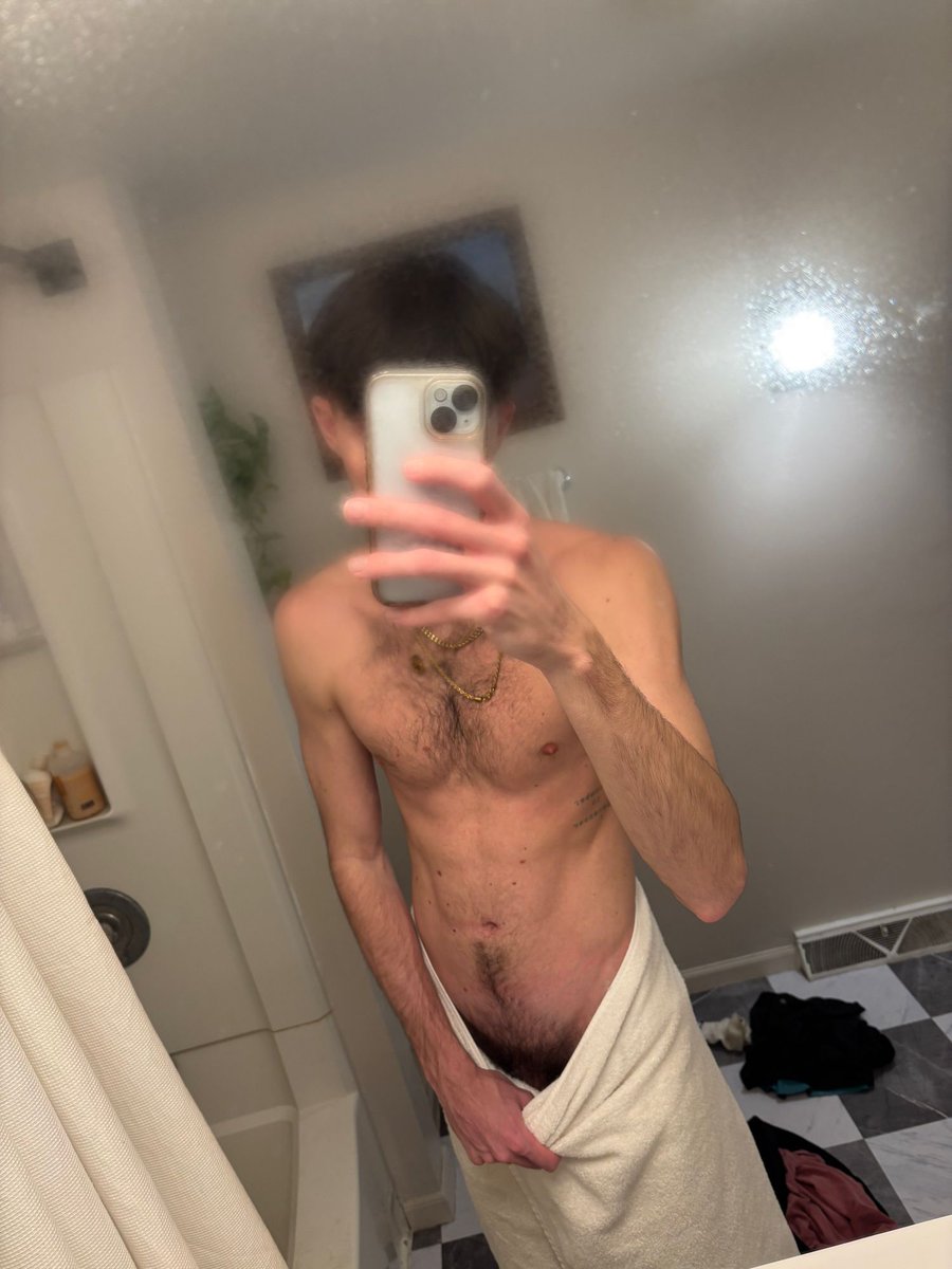 iconicloverboy's tweet photo. Should I shave? https://t.co/1fcvmkK6Oo