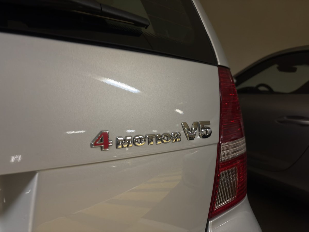 Here’s a Golf 4 V5 I saw the other day, it was so mint I almost left a note on the windshield