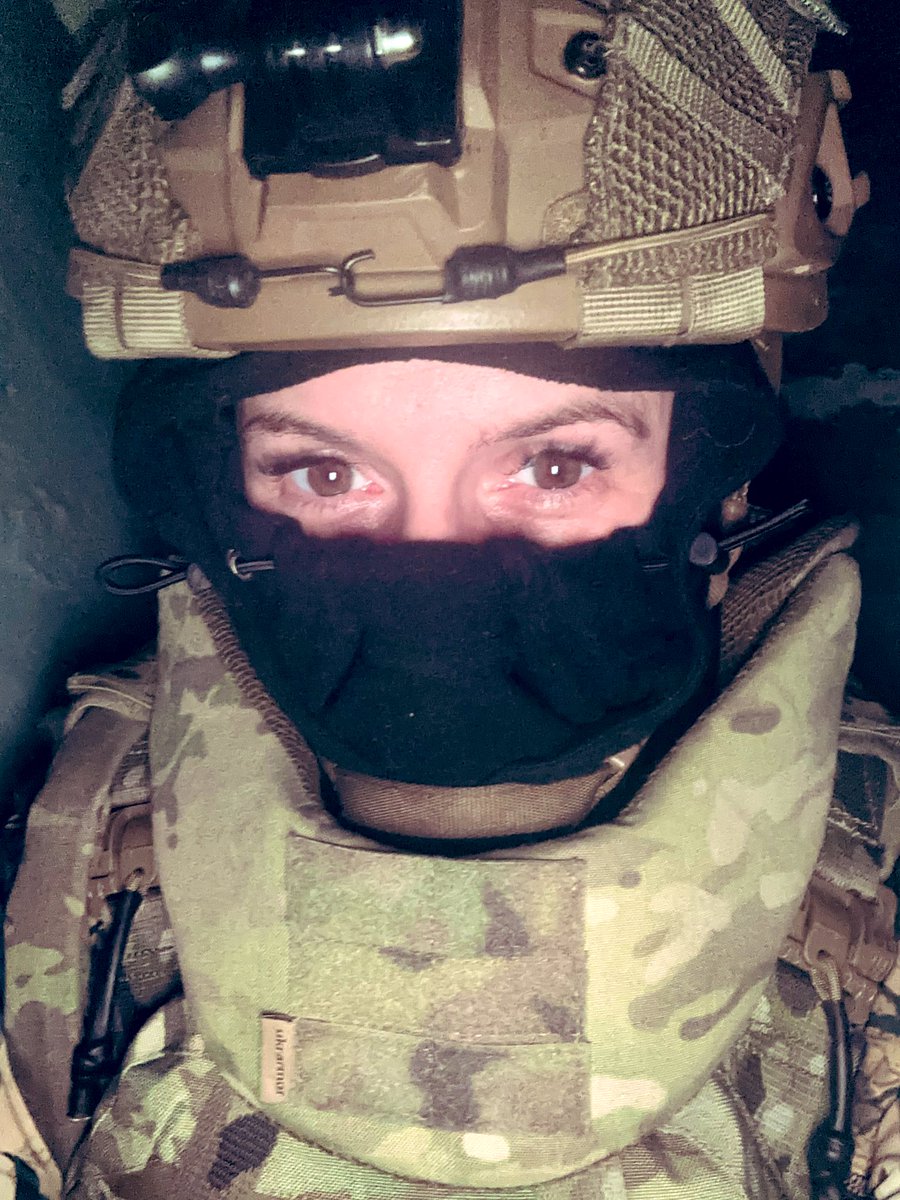 AprilHuggett's tweet image. I am a Canadian medic in the Armed Forces of Ukraine.

For 13 months, I served as a nurse. 

I gave injections, wrapped knees, bandaged wounds, cleaned blood, steadied shaking hands. I did the work that needed to be done, every day, without complaint.

Today, I am a combat medic.…