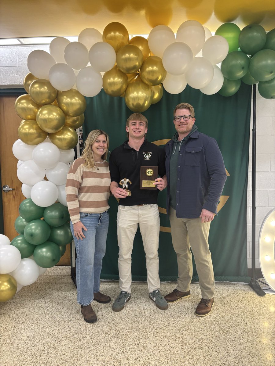 PatrickRob65345's tweet photo. Great Banquet tonight!  I’m pumped to be recognized as Cox’s 2025 Defensive Lineman of the Year and an Iron Falcon recipient  (2 way starter award).
It was Great to see my teammates together again while we celebrated our 9-3 season.  I’m proud of our success and everyone who was recognized tonight. @coxfalconfootb1 @TNoe8 @CoachNVoorhees @Coach_Luvara @CoachHamp__ @CoachJCaraway