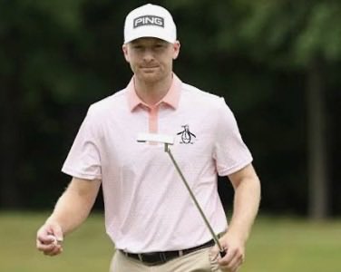 The funniest thing about the PGA is that Brian Campbell should be such a big story. Unheralded journeyman wins not once, but twice last season despite being the shortest hitter on Tour. Nice guy. 
But because he lost us all so much money last year we all fucking hate him instead.