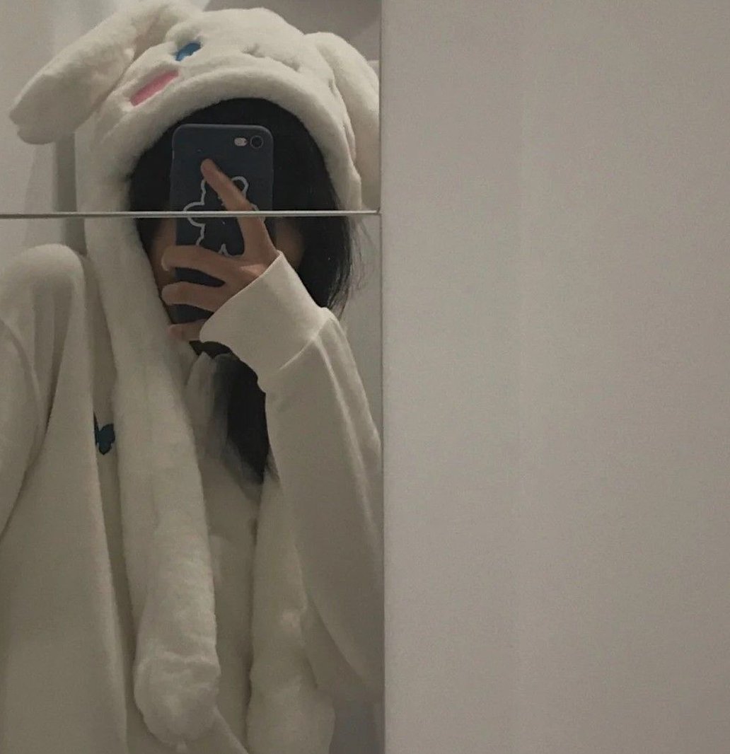 SVB006's tweet image. 会社の先輩が新しいカフェを教えてくれたから今度行ってみよう 🕷️