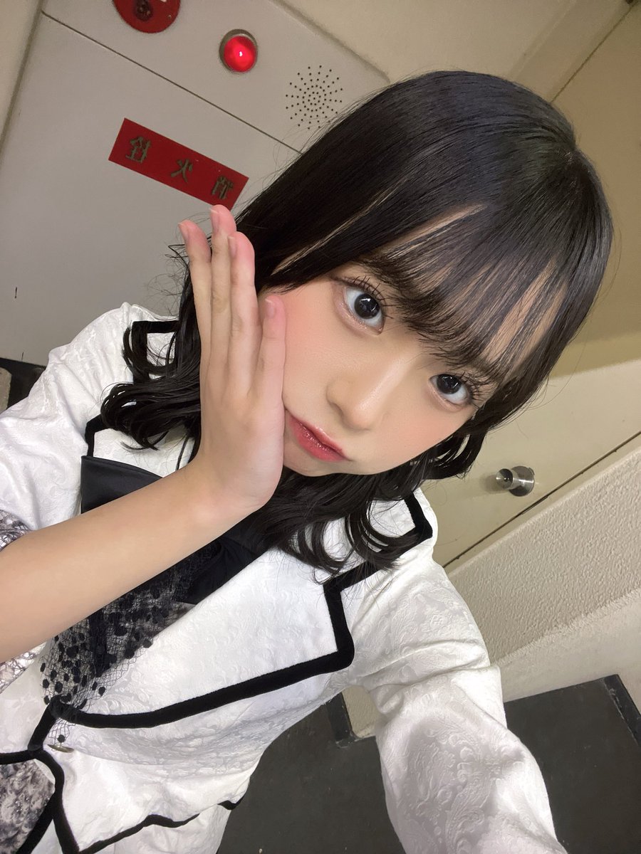 坂本理紗さん NMB48 2025 November 直筆サイン入り生写真 坂本理紗さん