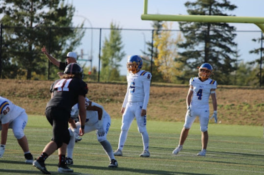 GradyMalo_6's tweet photo. QB #6 Grady Malo, Junior Season End of Year highlights. C.O 27 🇨🇦/ C.O 28 🇺🇸, 6'1" 196 LB, 4.95 40 yard dash. Dual Threat QB, 3.7 GPA.
https://t.co/PsjMWY4icT https://t.co/fsQi18tW0J