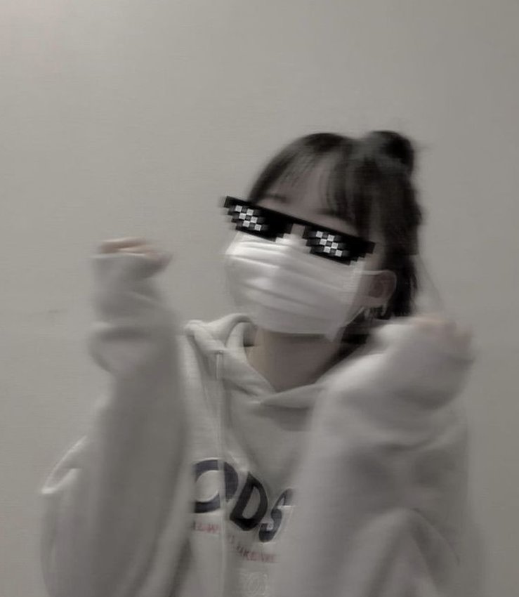 ClassMK's tweet image. 散歩中に見つけた小さな公園がとても綺麗
ベンチに座って空を眺めて癒された 🥩