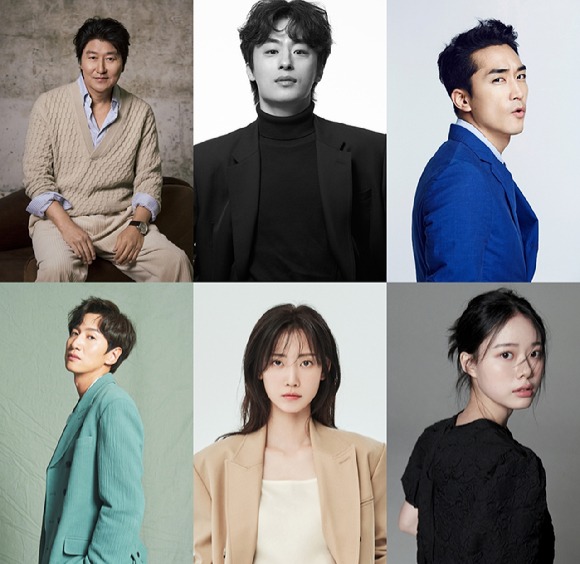 ‘핸섬가이즈’ 남동협 감독 신작 <정원사들>(가제) 캐스팅 라인업 공개

송강호, 구교환, 송승헌, 이광수, 신현빈, 이재인

화초 키우기가 유일한 취미인 식집사 공무원이 동네의 사고뭉치와 손을 잡고 특별한 원예 사업에 뛰어들면서, 조용했던 마을이 상상도 못한 대혼란에 빠지게 되는 이야기