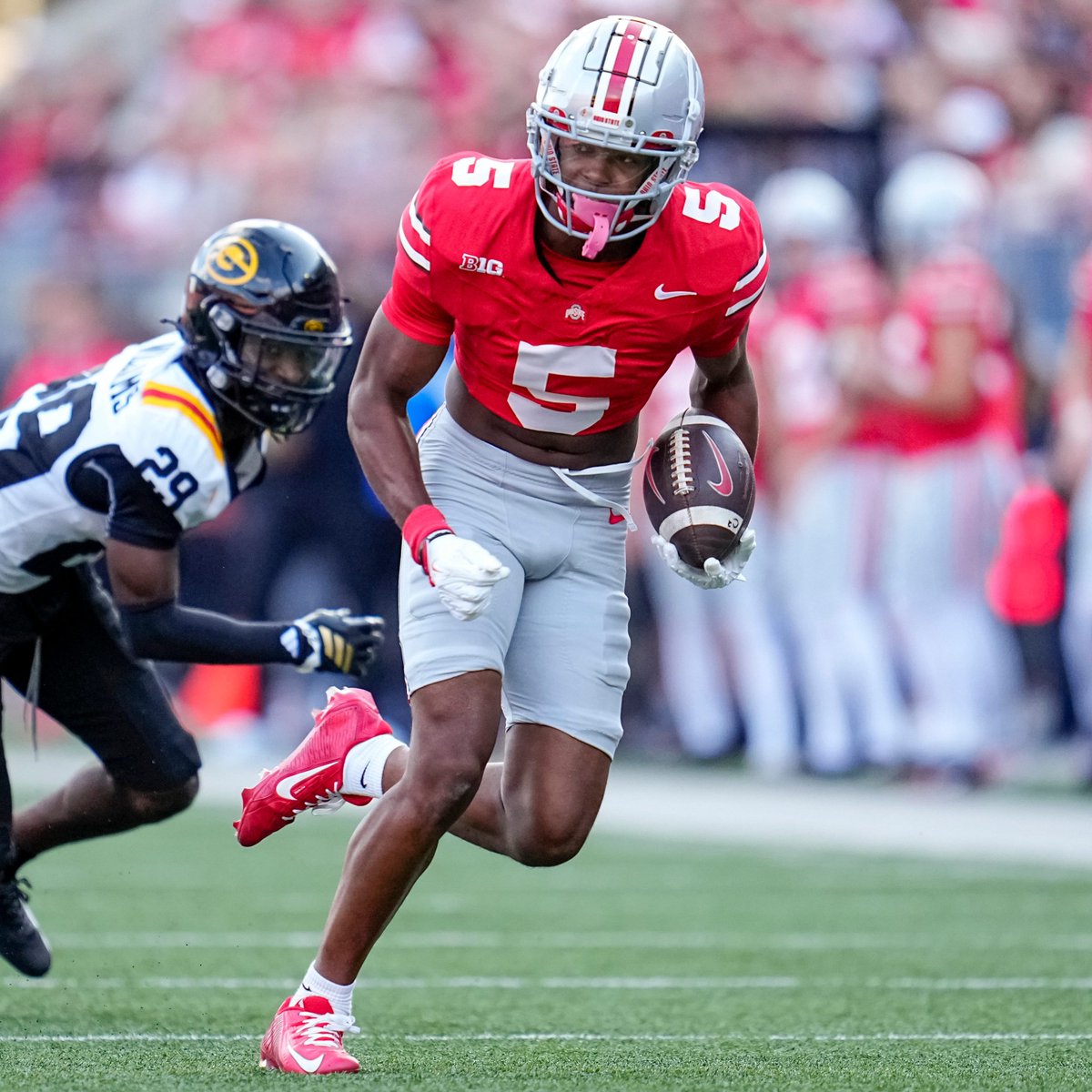 What's better than taking one wide receiver from Ohio State? 

Taking two.

Notre Dame gets a transfer portal commitment from Mylan Graham to go along with the acquisition of fellow former OSU WR Quincy Porter.

Incredible news for the Fighting Irish.

on3.com/teams/notre-da…