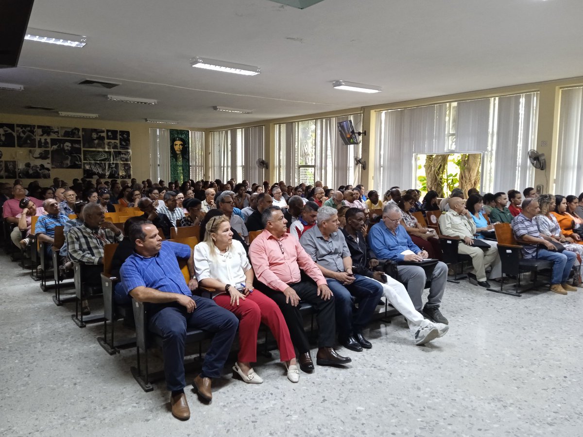 Plenaria Antiimperialista en el <a href="/minalcuba/">Ministerio de la Industria Alimentaria de Cuba</a> representando los trabajadores del sector, el Comité Central del PCC , la Primera Secretaria del Partido del Municipio Re   <a href="/jorgeluisfa8jar/">Jorge Luis Fajardo Casas</a> estaremos Presentes en el homenaje a nuestros 32 hermanos caidos en defensa  la patria grande.