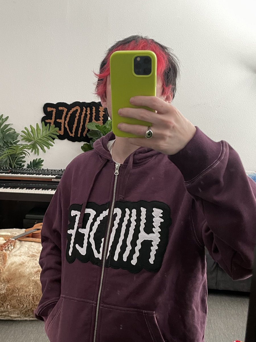 hiidef3000's tweet image. AFTER 2 YEARS OF WEARING IT AROUND, THIS WEEKS HII DEF DROP IS THE EGGPLANT DOUBLE ZIPPER HOODIE WITH ELECTRIC LOGO APPLIQUÉ CHEST HIT

TOMORROW AT 10AM PST
LIMITED TO 300
I BEEN UP CRAZY LATE WORKING ON ALBUM SO I MIGHT SLEEP THROUGH THIS, SET AN ALARM

hiidef.xyz
