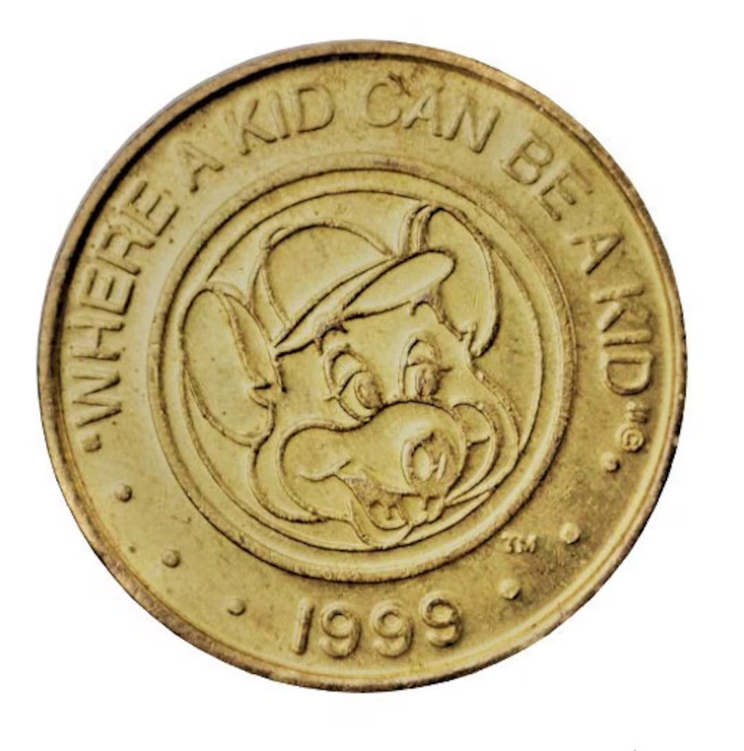 dailyobject_'s tweet image. DAILY OBJECT 1158:

CHUCK E. CHEESE TOKEN