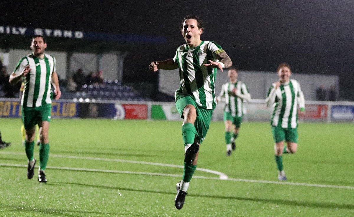 NickyHayesPhotos tweet media