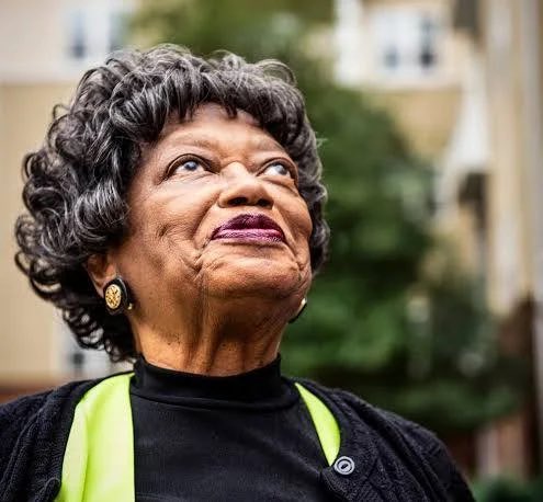 JNelsonLDF's tweet photo. Claudette Colvin, who at 15 y/o refused to yield her seat to a white woman in defiance of Jim Crow laws in 1955 Alabama is now with the ancestors. Her legacy of civil rights activism teaches that one is never too young to lead and never unworthy of dignity. Rest in peace &amp; power. https://t.co/zAOktOrN8b