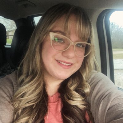 jess_glasses's tweet photo. #NewProfilePic https://t.co/tdHAF5sn4o