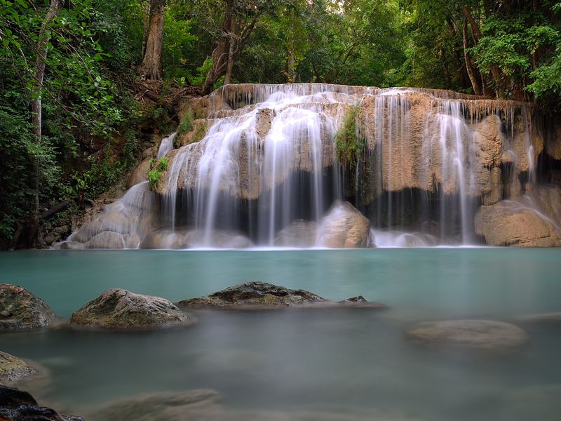 kiiikiiibase's tweet image. The filming location for the Delulu Track film is in Erawan National Park, Thailand.

#KiiiKiii #키키