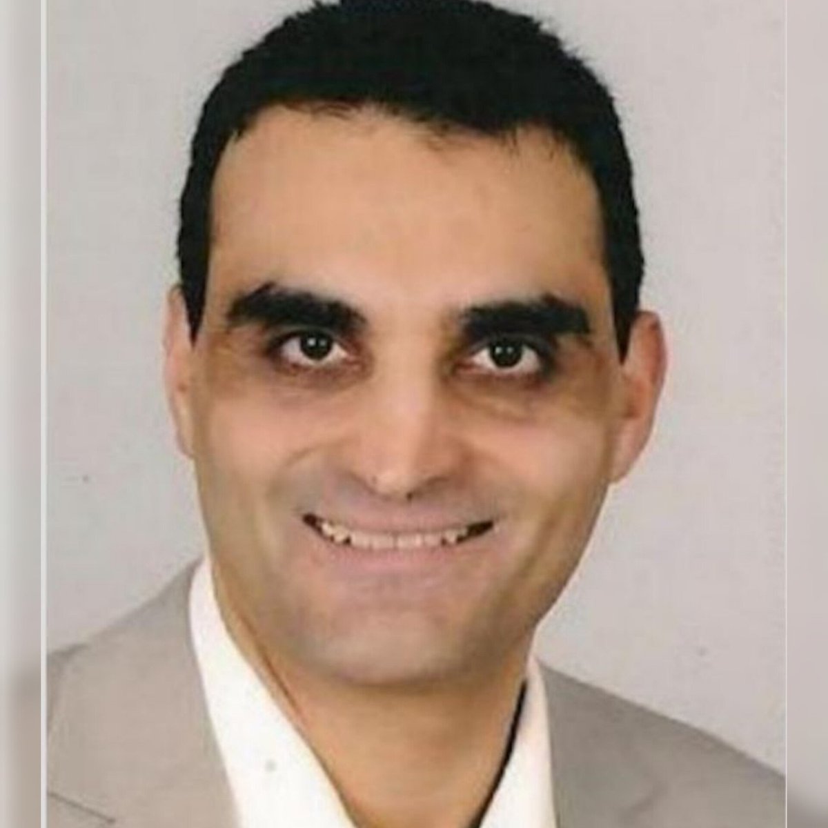 Tajmaat_Service's tweet image. 🇫🇷 FLASH - Franck Sinisi, ancien élu du RN, a été interpellé et placé en garde à vue ce mardi soir après le dépôt d’ossements de porc et de saucisson devant une mosquée en Isère, ainsi que des tags « Charles Martel 732 » et « Islam dehors ».