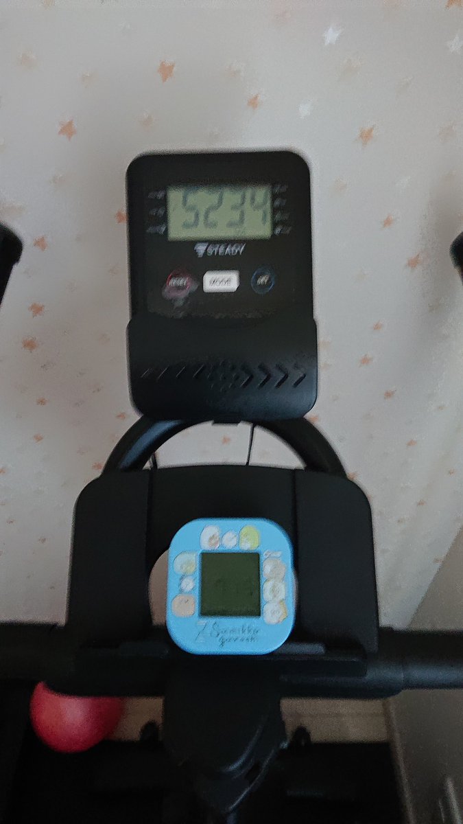 shuttle_28's tweet photo. おはようございます😃

今日もスピンバイク🚴‍♂️
60分インターバルトレーニング🚴‍♂️
昨日よりも朝は暖かいのか、汗がとまらない💦
しっかり運動できた❗

35km走破✨

#STEADYの輪 https://t.co/uJyIw3vBES
