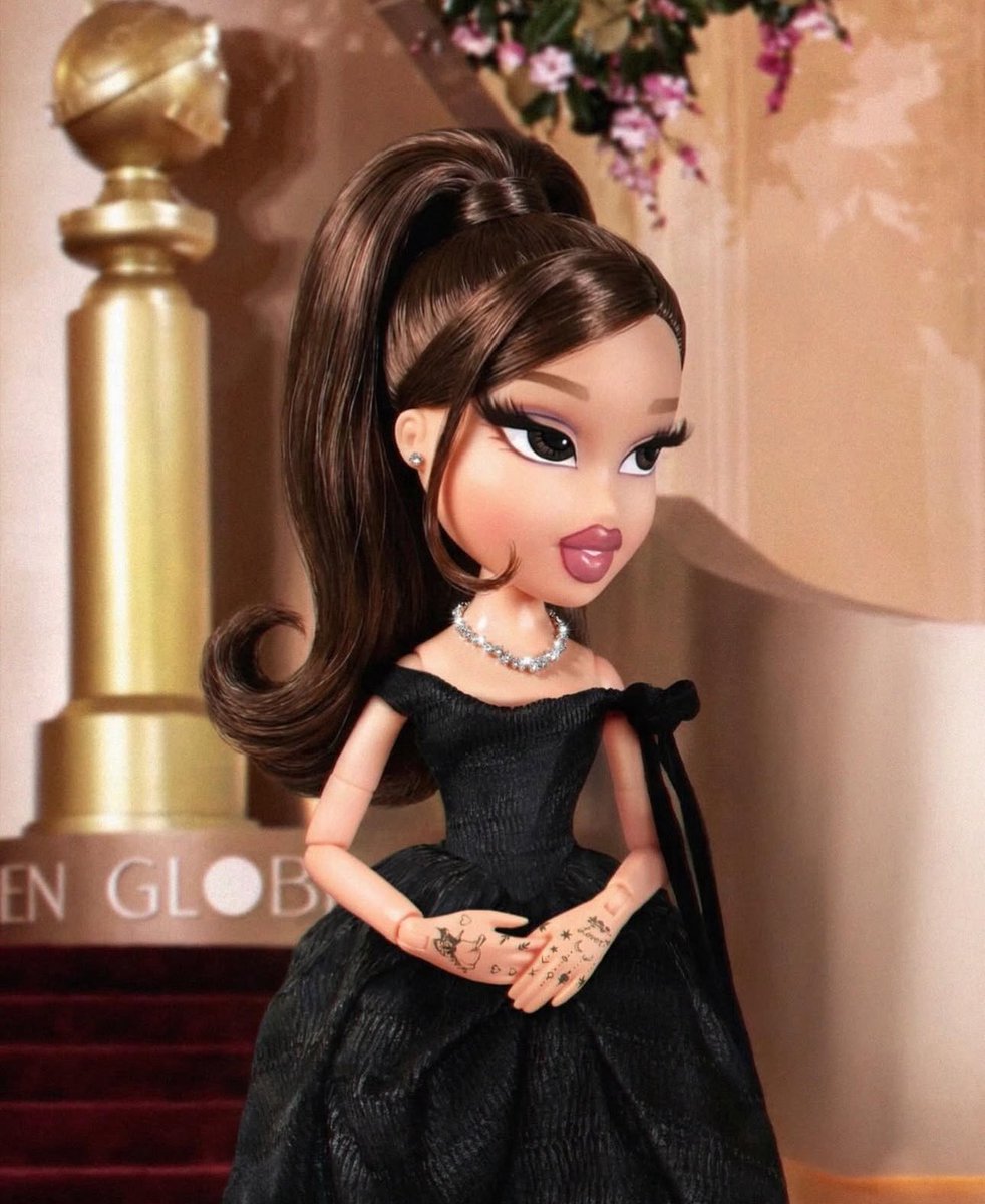 PopBase's tweet image. Bratz recreates Ariana Grande’s Golden Globes look.