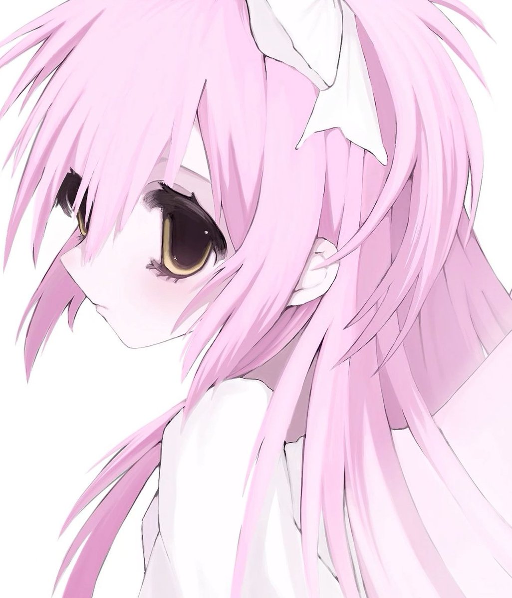 CroyComcast's tweet image. 新しいカフェのケーキセットが800円でお得だったから、友達にもオススメしたい 🥶