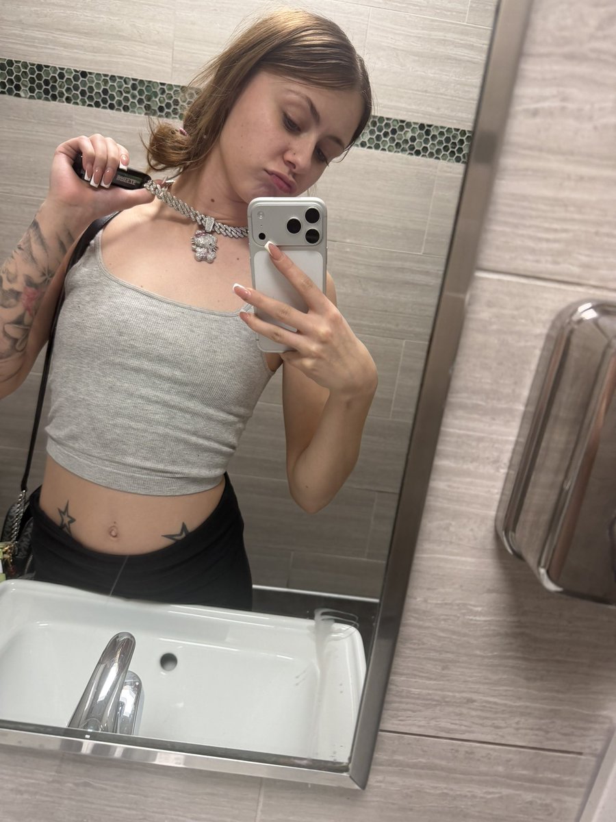 Zo 💋 tweet media
