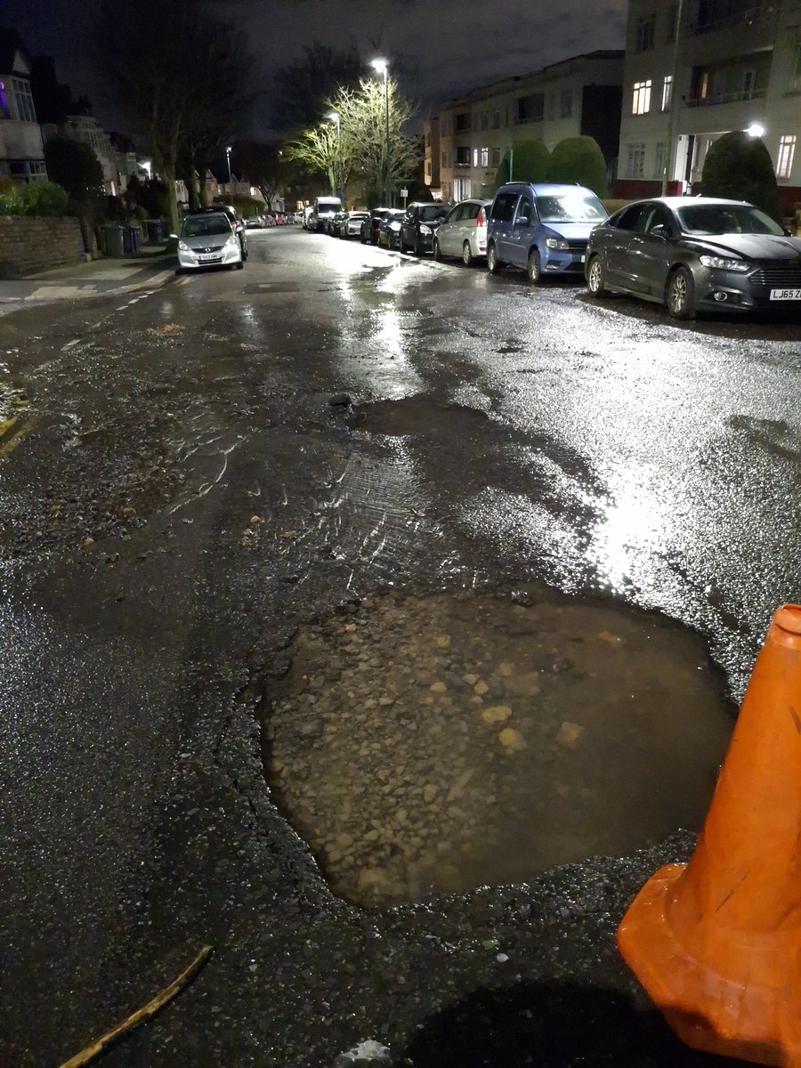 For over a week <a href="/BarnetCouncil/">Barnet Council</a>
has left this gaping hole and gushing water in the middle of the road. Pathetic.