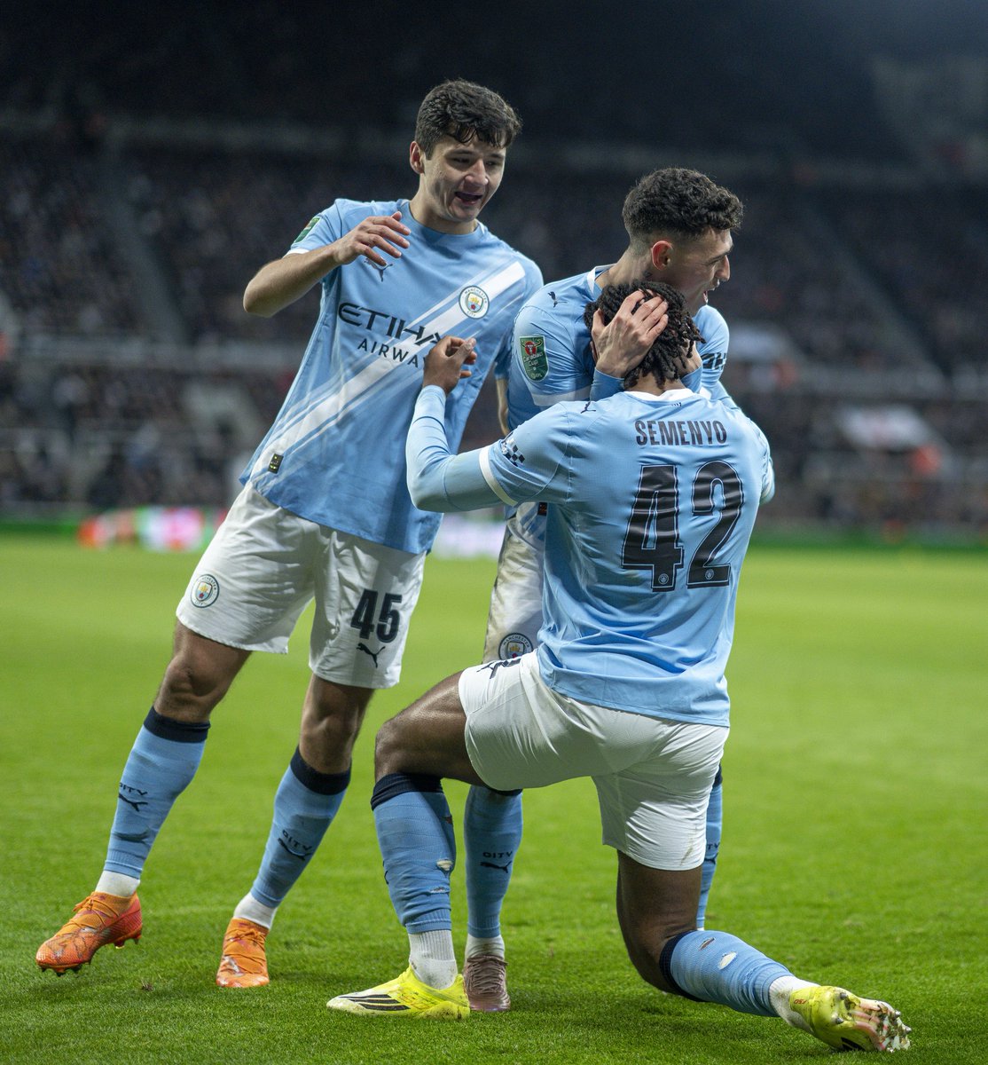 PhilFoden's tweet image. Bring on the second leg 💪🏻