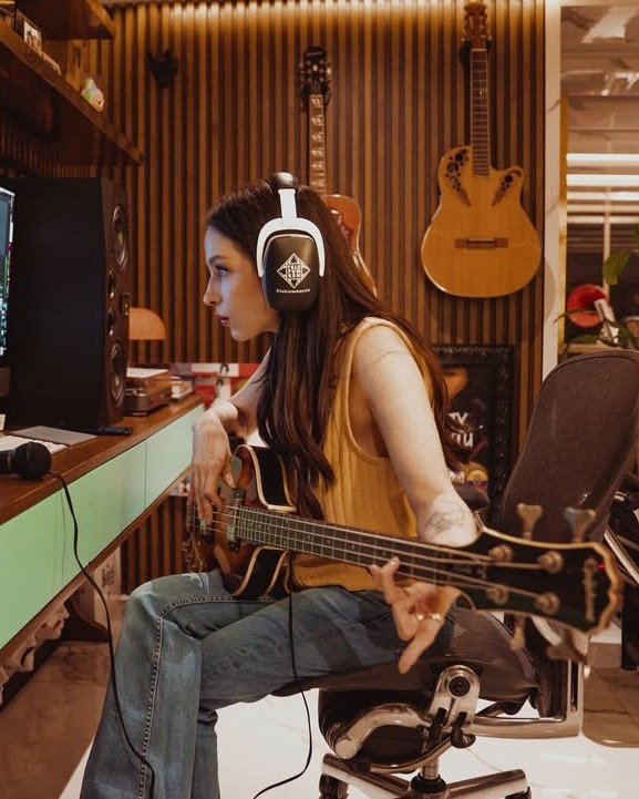 RadioDisneyMX's tweet image. ¡Si había una señal para arrancar el año con buena vibra, es esta! ✨

#PatyCantú ya está armando sorpresas que muy pronto se van a cantar a todo pulmón. 🎤💖

Activa tu modo fan y prepárate para lo que viene. 🎧

#RadioDisneyMéxico #NoticiasRD #PatyCantúRD