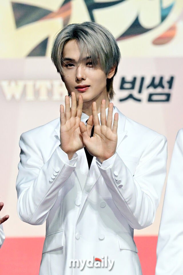 cuteness_i_like's tweet image. [단독]NCT DREAM 지성, '크래시2'로 배우 발돋움 (출처 : 네이버 연예) naver.me/xU4WRXyY

지성은 극중 T.C.I 팀에 새롭게 들어 온 막내 지대세를 맡는다. 훤칠한 키와 훈훈한 외모, 일명 '교통과의 아이돌'이라 불린다. 태권도·합기도 등으로 단련, 몸쓰는 걸 잘한다. 그러나 내면에 아픔을…