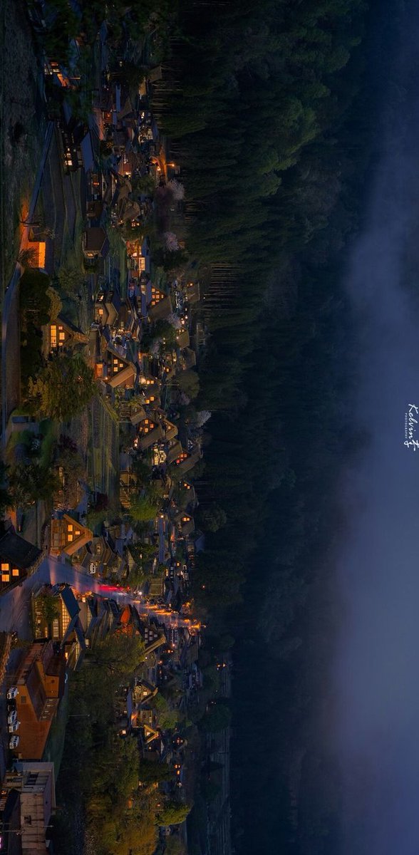 kyator's tweet image. レポートの内容が思い浮かばずに3時間も机の前で悩んでいる 🐳