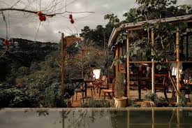 Life2See's tweet image. Ngồi quán cà phê, nghe mưa rơi tí tách ngoài cửa kính... chill max level 🌧️☕ #Umi @Pact_Swap @_technotainment @YOM_Official