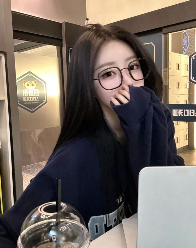 eegam80's tweet image. 桜が咲いてて綺麗だった散歩してよかった 🌴