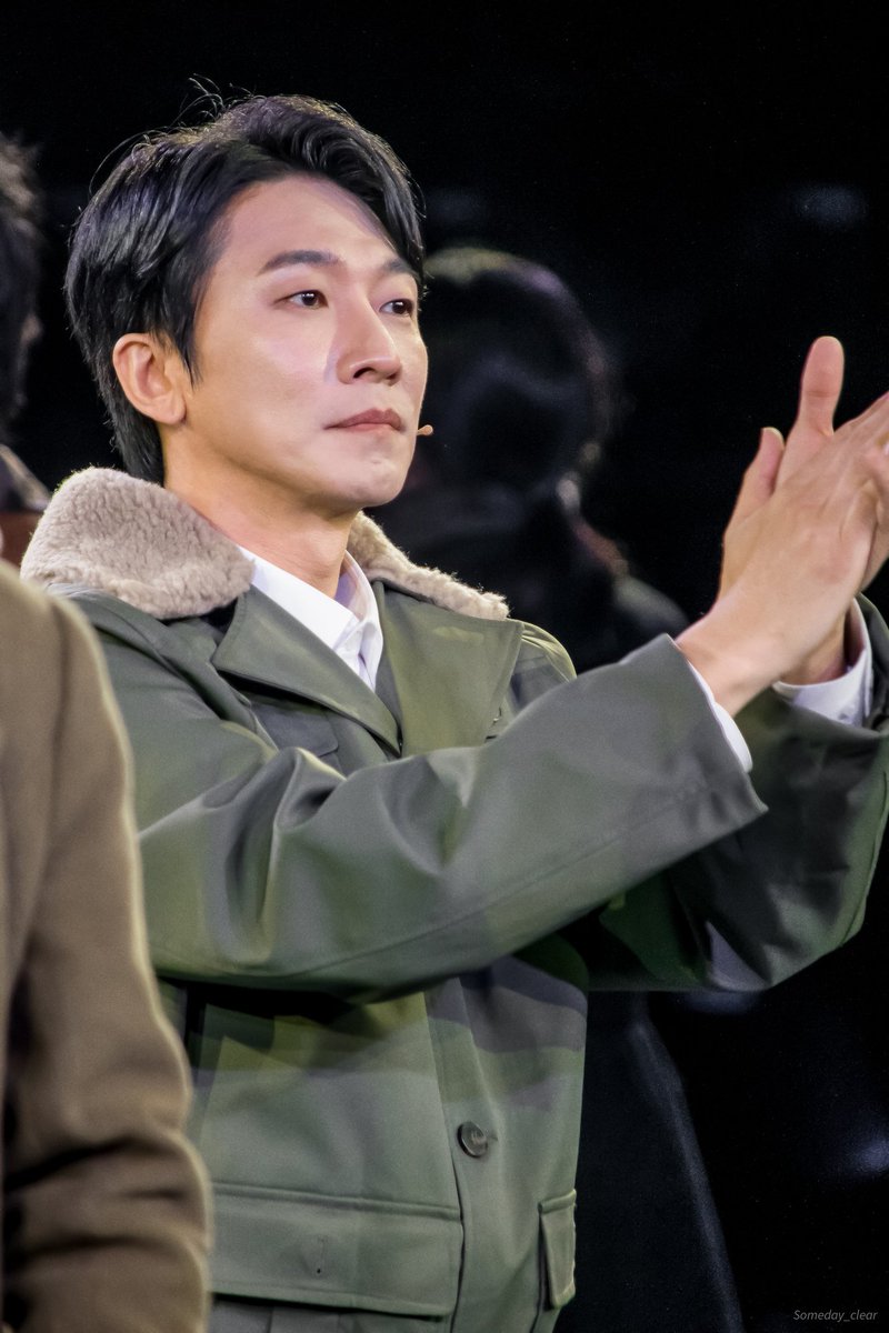 251204 뮤지컬 여명의 눈동자 : 커튼콜 :)

성태준 배우님 :)