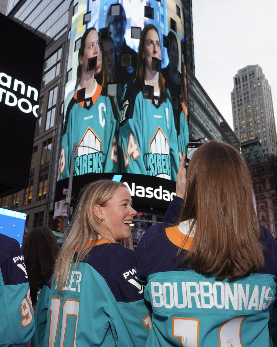 PWHL_NewYork's tweet image. From the rink to the ring 🔔

Thank you @NasdaqExchange for having us at today’s closing bell!