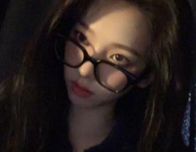 yjmist's tweet image. big fan of karina wearing glasses