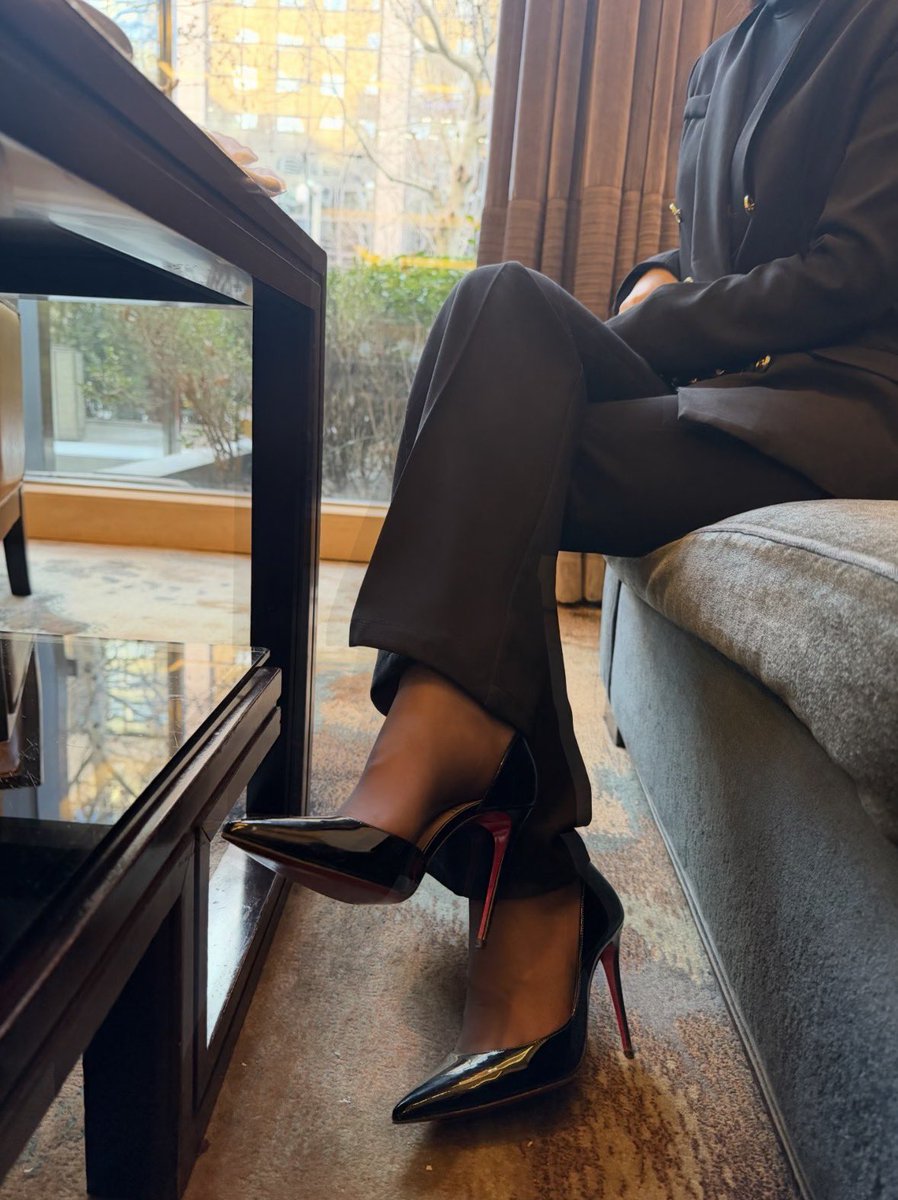 名鞋美脚 tweet media