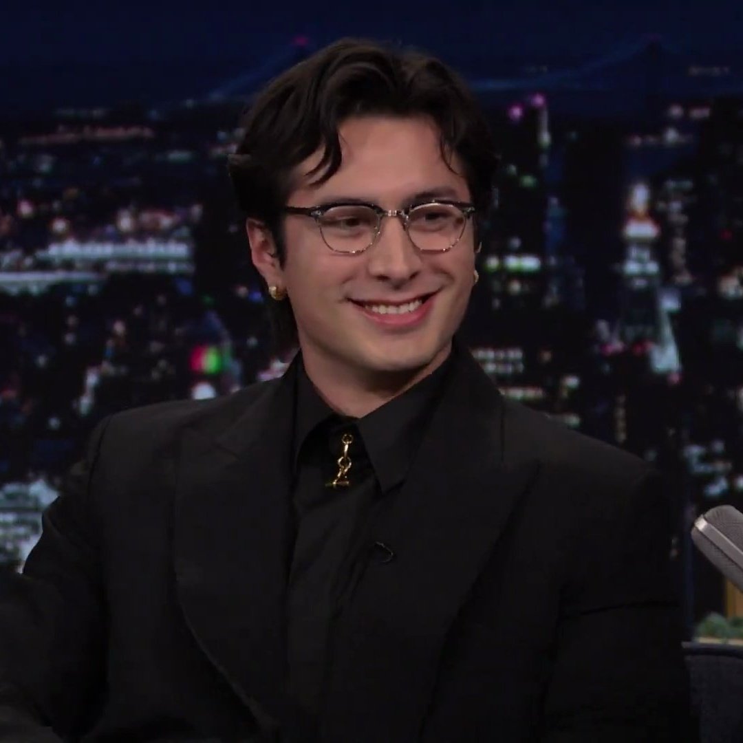 subspaceshane's tweet image. beautiful, handsome, pretty, elegant, breathtaking, gorgeous, attractive, charming, heavenly, stunning, exquisite, cute, magnificent, divine, alluring, pleasing, lovely, delightful, appealing, engaging, winsome, ravishing, gorgeous, glamorous, irresistible, bewitching, beguiling,…