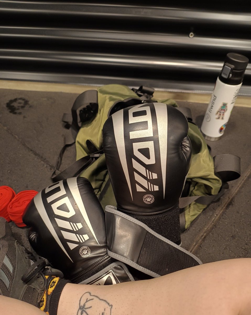 Con esta foto les recuerdo que siempre es buen momento para hacer ejercicio  y para comprar bitcoin. Si nunca han comprado bitcoin siempre pueden  empezar en @fiwind_io que aunque son custodial te